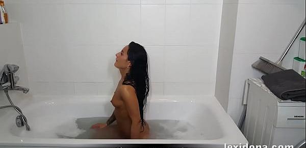  Join Lexi Dona In The Bath
